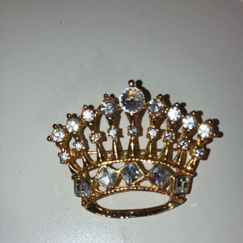 Elegant Gold Crown Brooch